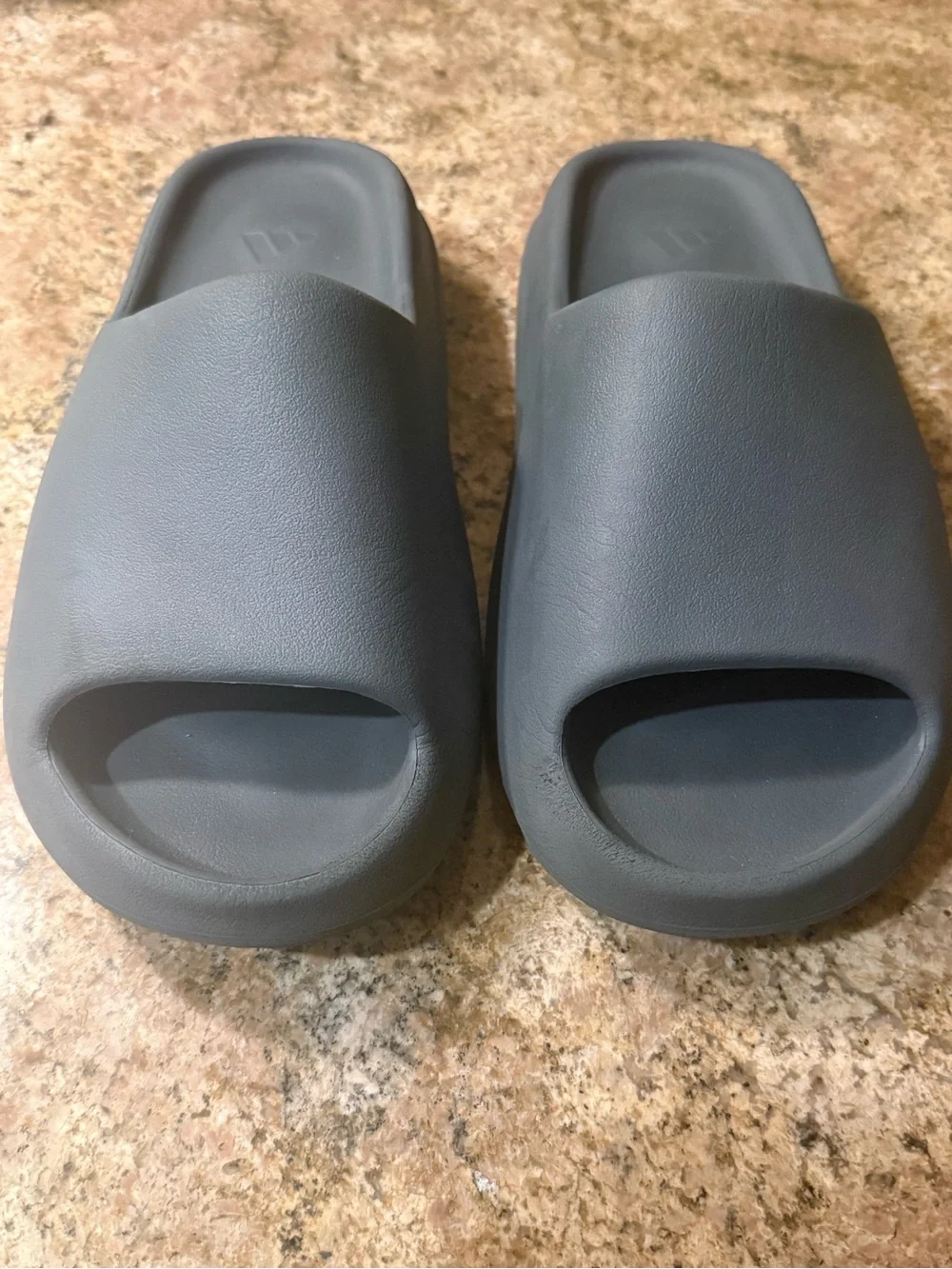 Yeezy Slides Sandals Gray US 9